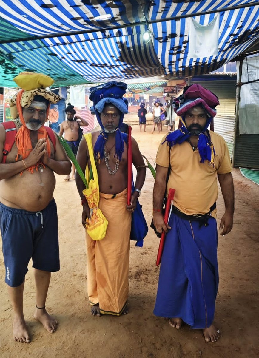 BGiriBJP's tweet photo. #18ம் ஆண்டு சபரிமலை யாத்திரை 
#பெரிய பாதையில் நடந்து #சபரிமலை #ஐயப்பனை  தரிசனம் செய்ய சென்று கொண்டிருக்கிறோம்.
BJP Tamilnadu Nainar Nagenthran Tamilisai Soundararajan Vanathi Srinivasan Vinoj P Selvam https://t.co/aR3xSIVfuZ