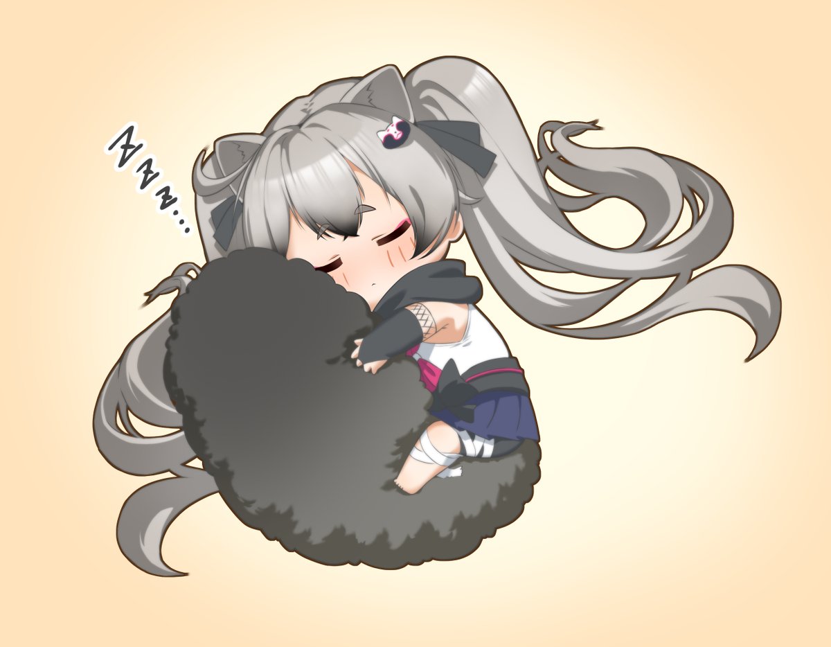 しっぽを抱いて寝るミチル 