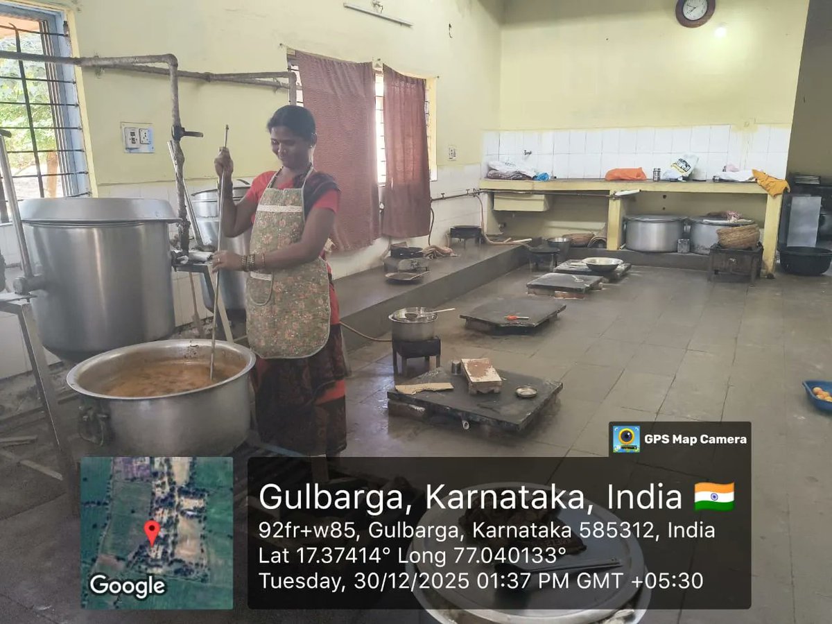 HebbalMdrs's tweet photo. ಮಧ್ಯಾಹ್ನದ ಊಟ  #SocialAudit_SWDMeals #SocialWelfare_Karnataka https://t.co/3M3MPbPNXT