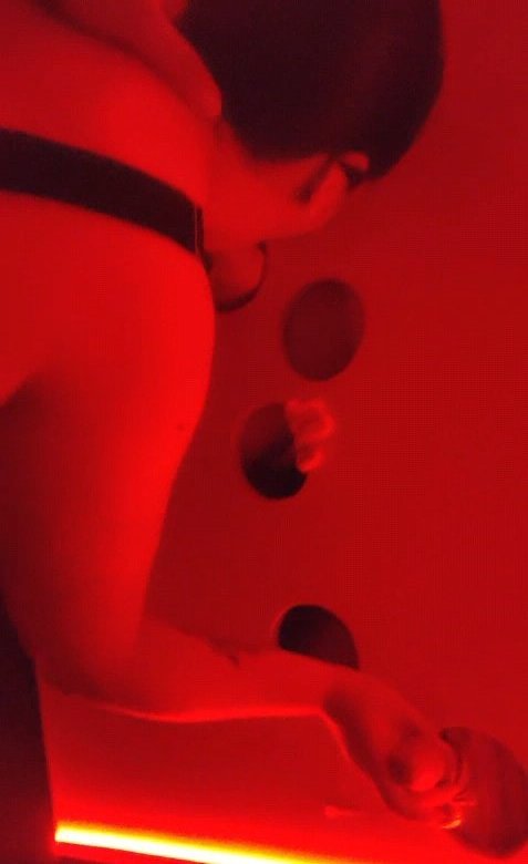 Mi diosa <a href="/teicuchile/">diosadeldeseo</a> calentando motores en el #gloryhole alguna pareja para este viernes hacerlo más caliente aún en <a href="/FriendsRchile/">Friends Residence</a>