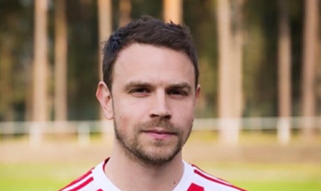 lerkakaif's tweet photo. I sann mellandagstradition har biträdande sportchef Martin Bowin jobbat hem ett fint nyförvärv inför paif-cupen, vi välkomnar Björn Ohlsson till östra siin! https://t.co/cAqPwOSyij