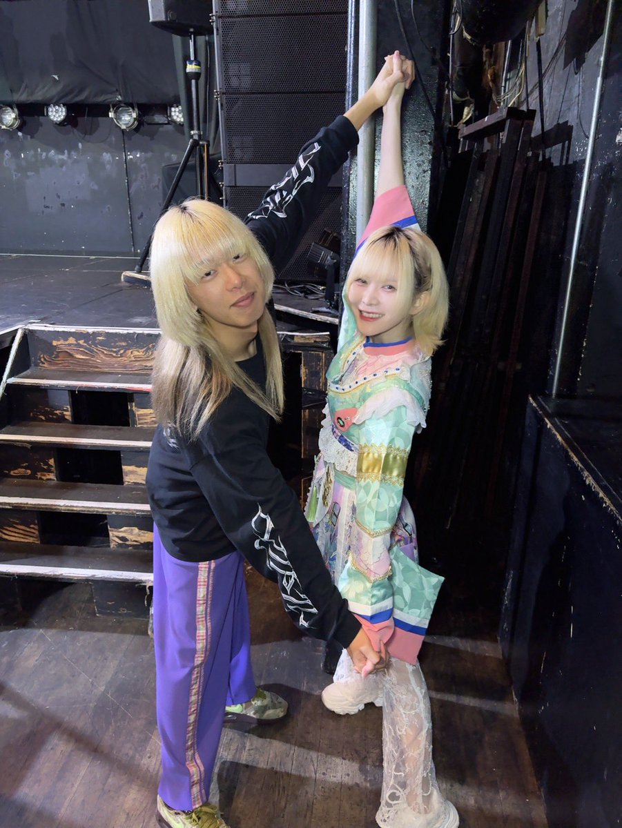 推しメンとこのポーズで写真を撮るんだよ！カナメストーンのメンバー