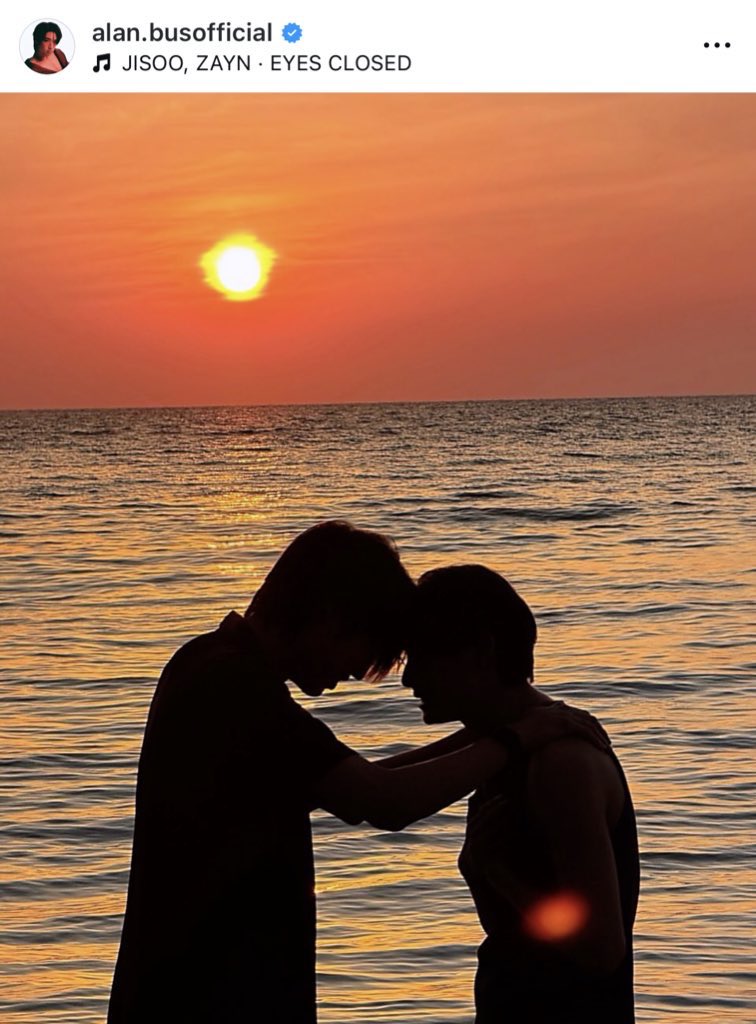 เนื่องจากอลันมาลงรูปนี้ ( คนละรูปกับที่ขุนลง ) ขอแจก ปฏิทิน 1 เล่ม / ฟตก 1 เซ็ต

รีทวิตอย่างเดียวคับ 🌅  #ศาลาพักแมว