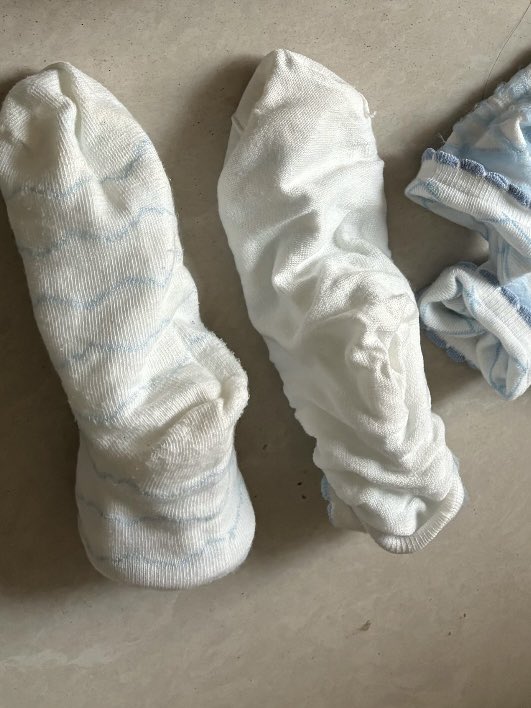 我相信每个在健身房练完后的白袜都是这样的吧，汗多的能立住了😳 #体育生 #女大