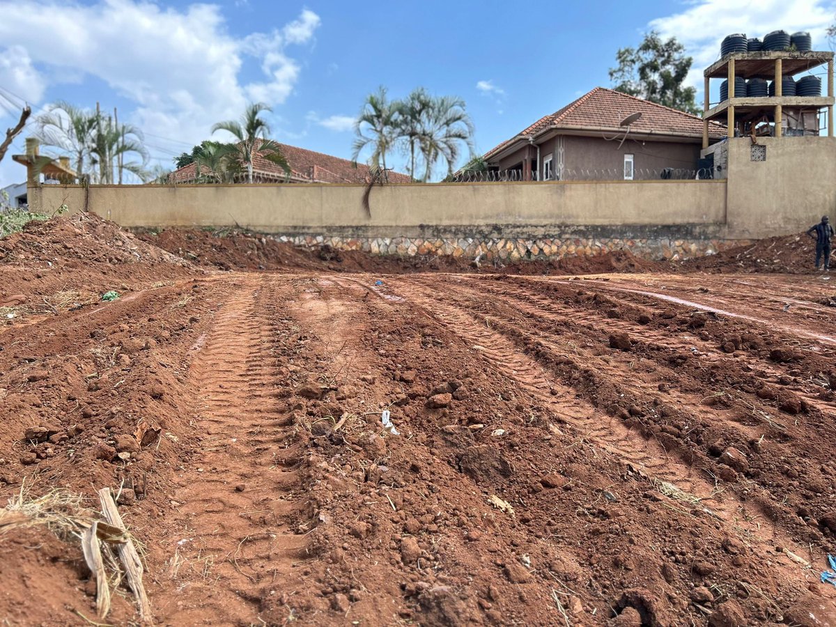 moshrealestates's tweet photo. One of our projects in progress in Kyanja 🏗️
Building with quality, precision, and vision.

#MoshRealEstate #Kyanja #ProjectInProgress #BuildingExcellence https://t.co/swAmboB5Si