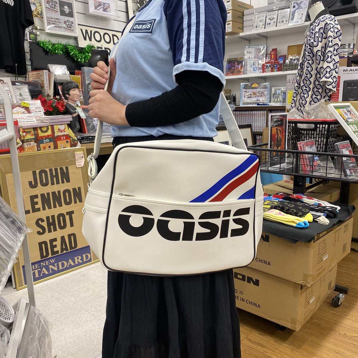 🟦🟥中古グッズ入荷情報🟥🟦 オアシスのショルダーバッグです