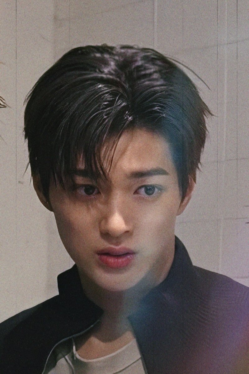 keonhoguide's tweet image. why does he look like a scared puppy 😭🫳