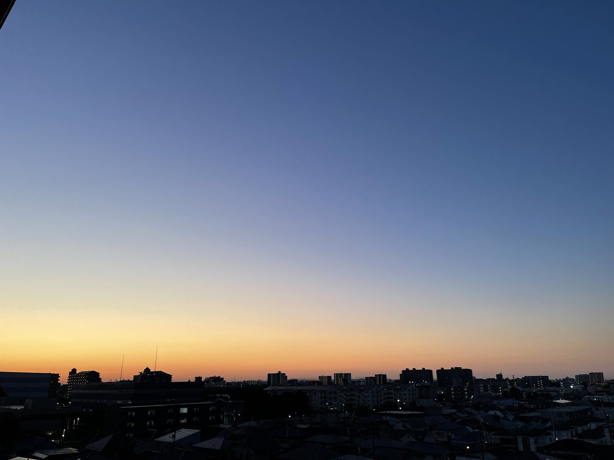 pyonn0503's tweet photo. こんばんは♪

2025年もあと1日⭐️
いろいろあった一年でした

そしてとくに面白くも何もない呟きにお付き合い下さりありがとうございました😊

皆様の呟きに励まされたり
クスっと笑いを頂いたり楽しかったです♪

来年もまた懲りずにどうぞ宜しくお願いします✨

良い年をお迎え下さいませ☺️ https://t.co/aj3wXWDXiM