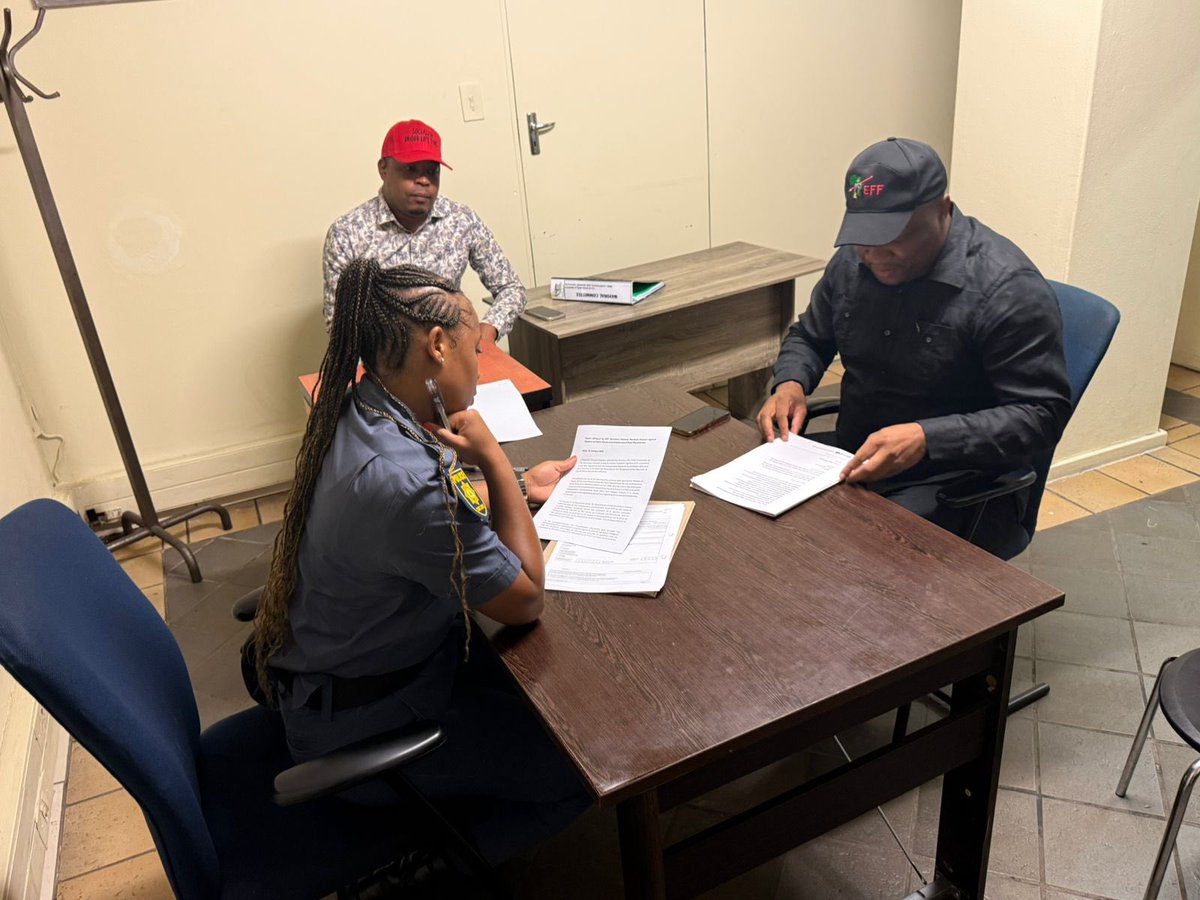 EFFSouthAfrica's tweet image. ♦️RECAP♦️

The EFF Leadership led by the Secretary General @DlaminiMarshall opened a case of corruption against  Minister Dean Macpherson at the Pretoria Central Police Station earlier this year.

#EFFIn2025