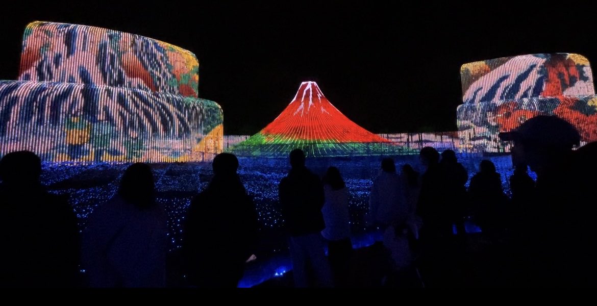 aya_iconnect's tweet photo. 写真を撮らせる力が強すぎる場所。 https://t.co/rzJvHIDOhI