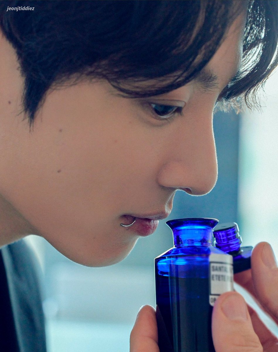 jeonjtiddiez's tweet image. Wow