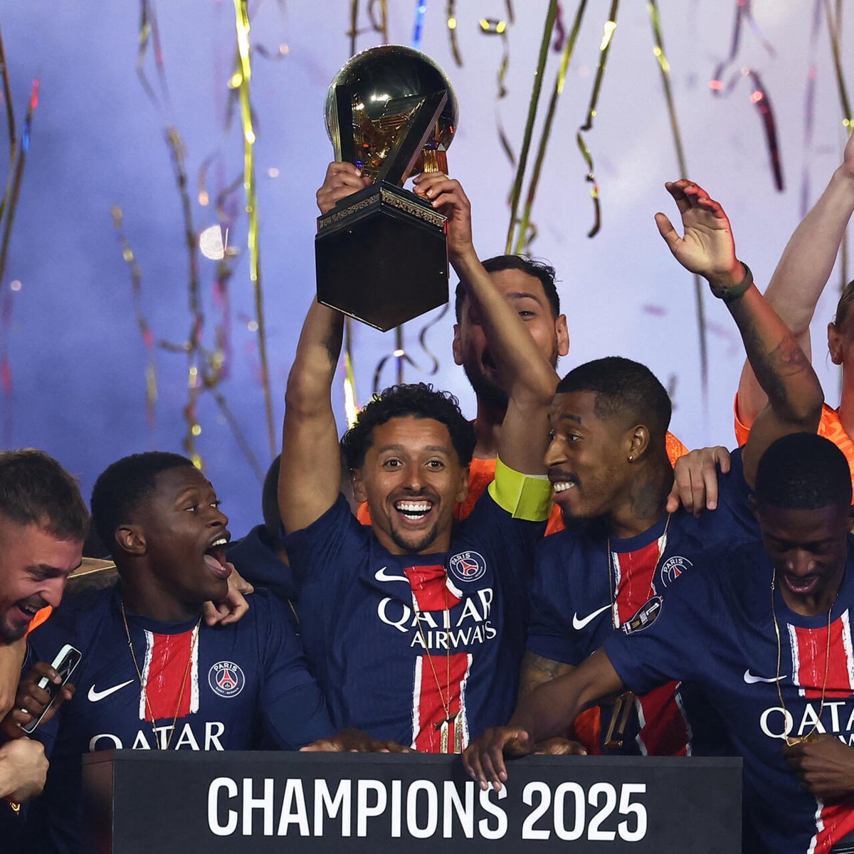 psgcommunity_'s tweet image. 🥵 𝗟𝗘 𝗣𝗦𝗚 𝟮𝟬𝟮𝟱, 𝗖’𝗘𝗦𝗧 Ç𝗔 :

𝟲 𝗧𝗥𝗢𝗣𝗛É𝗘𝗦 🏆
𝟳𝟮 𝗠𝗔𝗧𝗖𝗛𝗦 🏟️
𝟱𝟬 𝗩𝗜𝗖𝗧𝗢𝗜𝗥𝗘𝗦 🥇
𝟭𝟴𝟰 𝗕𝗨𝗧𝗦 𝗠𝗔𝗥𝗤𝗨É𝗦 ⚽️

MERCI POUR CETTE ANNÉE INOUBLIABLE @PSG_inside ❤️💙