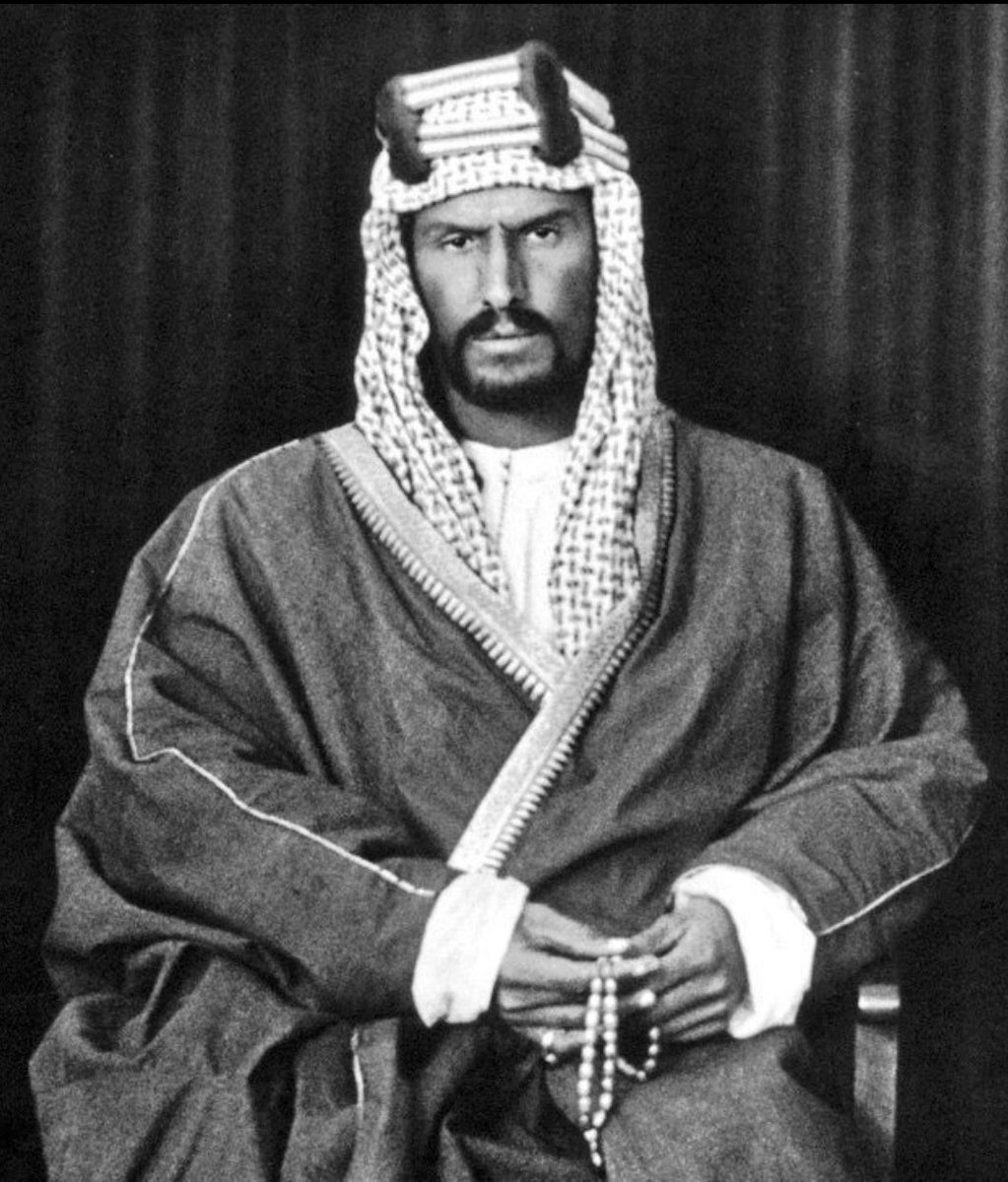 #السعوديه_العظمي

أتمادى في الصبر                      نحن أصفى من العسل
حتى إذا لم يبق للصبر            الصافي لمن أراد صداقتنا
مكان ضربت ضربتي                ونحن السُّم الزعاف لمن
وكانت القاضية                              أراد أن يعكر صفونا