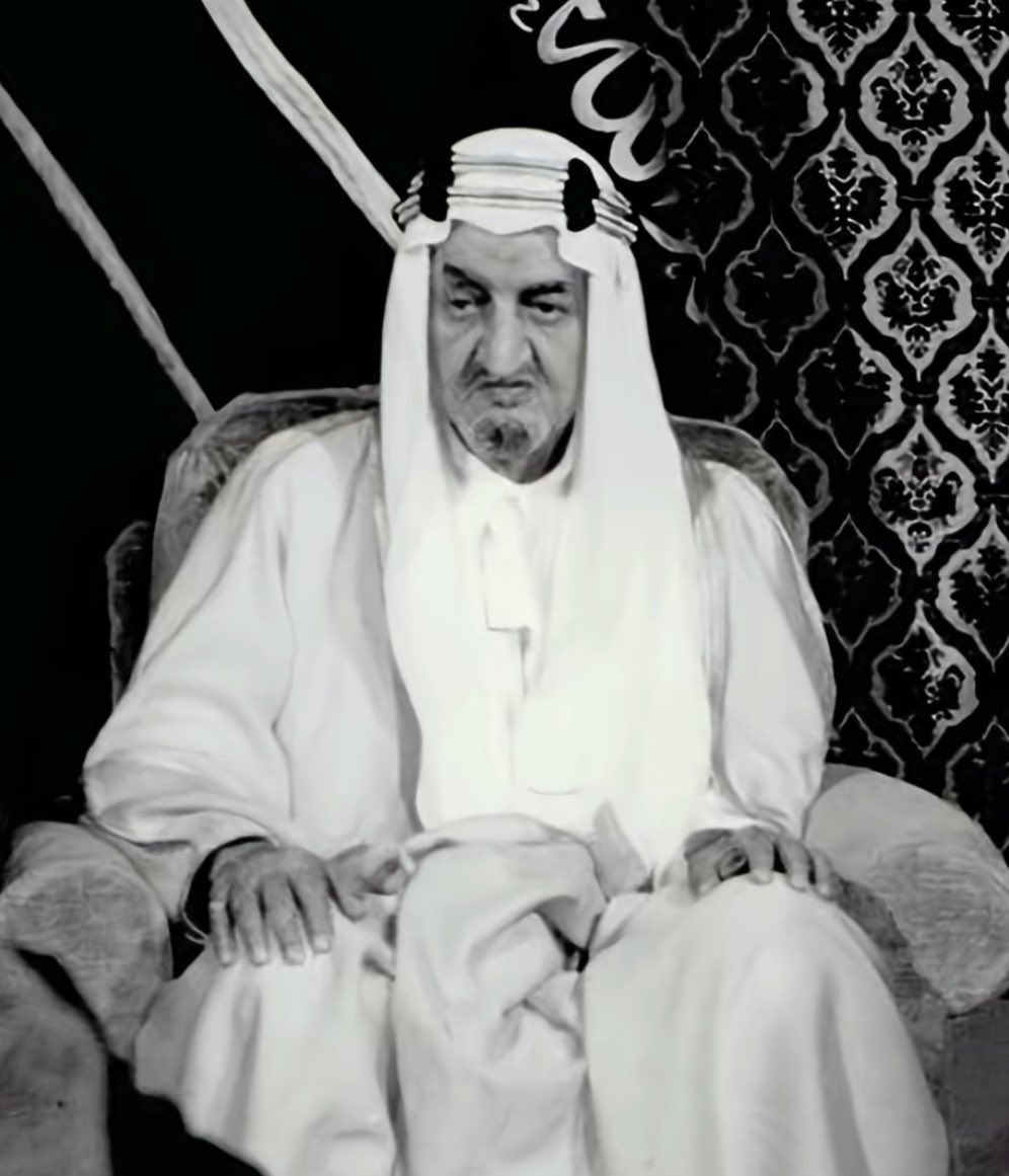 LaSwA0's tweet photo. #السعوديه_العظمي

أتمادى في الصبر                      نحن أصفى من العسل
حتى إذا لم يبق للصبر            الصافي لمن أراد صداقتنا
مكان ضربت ضربتي                ونحن السُّم الزعاف لمن
وكانت القاضية                              أراد أن يعكر صفونا https://t.co/LMCy5c4WnI