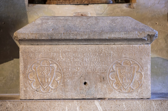 aop_org's tweet image. SANTA EULÀLIA DE VILANOVA DE LA MUGA.
Alt Empordà. Mes detalls informatius.

L'església és un edifici de la segona meitat del segle xi (segurament reformada al s. XII - XIII), de tres naus capçades a l'est amb tres absis semicirculars.

 La nau principal està coberta amb volta de…