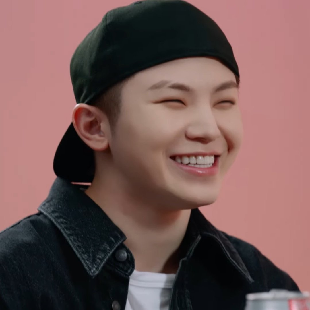 aludraexe's tweet image. big fan of woozi’s big smile 🤍