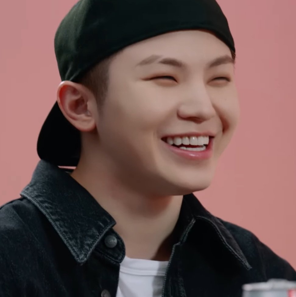 aludraexe's tweet image. big fan of woozi’s big smile 🤍