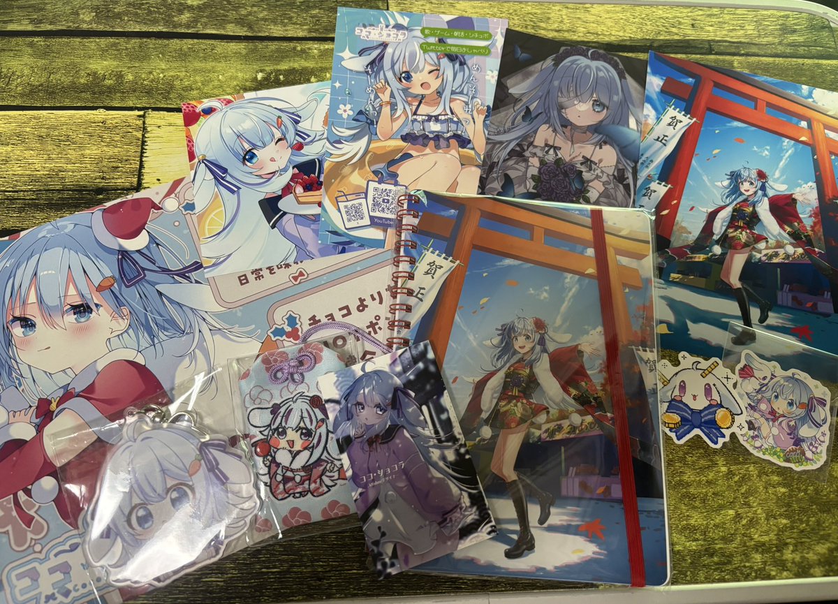 Sekigas91's tweet photo. #ココだよショコラ
今日の戦利品〜

夏にも漏れず、ショコラちゃんの所行く以外予定無かったけど、
今回は他にも欲しい物あってラッキーだった…
まさかショコラちゃんのサークルの真横だとは…

冬コミが来ると今年も終わりだなぁって気分になります… https://t.co/N1wBeQLQPm