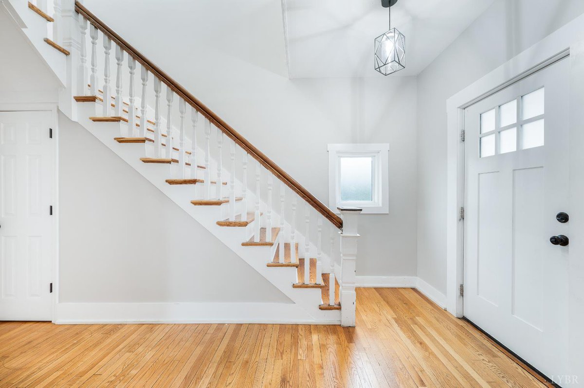 RealtorDowntown's tweet photo. 2016 Pansy St, Lynchburg, VA, 24503
4 bed | 1.5 bath 1820 Sq. Ft.
Active | 269000
https://t.co/Dk9fkf96Ub
A wonderful home in Rivermont. Enjoy your large front porch and quiet street close to Bedford Ave Shopping. Renovated in 2023 with all the bells and whistles. New HVAC... https://t.co/TIJd8VEoJi