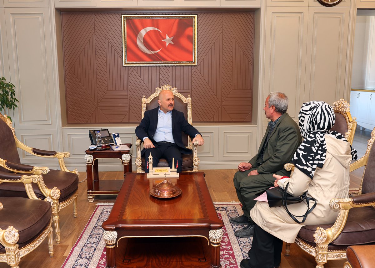 adiyamangovtr's tweet photo. Valilik olarak; birlikten güç alan, 🤝dayanışmayla büyüyen, samimiyetle derinleşen hizmet anlayışımızı her gün daha da pekiştirerek, gönüllere dokunan halk buluşmalarımıza aynı sevgi 💛 ve aynı heyecanla devam edeceğiz. https://t.co/7NVesjJsQl