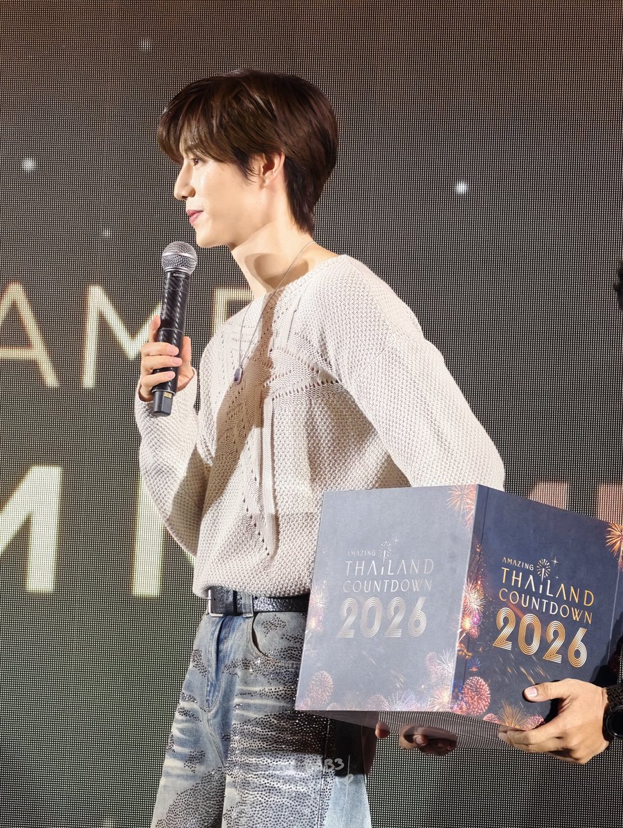 Kibka3's tweet photo. เลือก ลัคกี้แฟนขึ้นไปเล่นเกมส์ 💗☺️

MARK TUAN FAN MEETING ICONSIAM 
#MarkTuanxICONSIAM https://t.co/1Qn2IL12C5