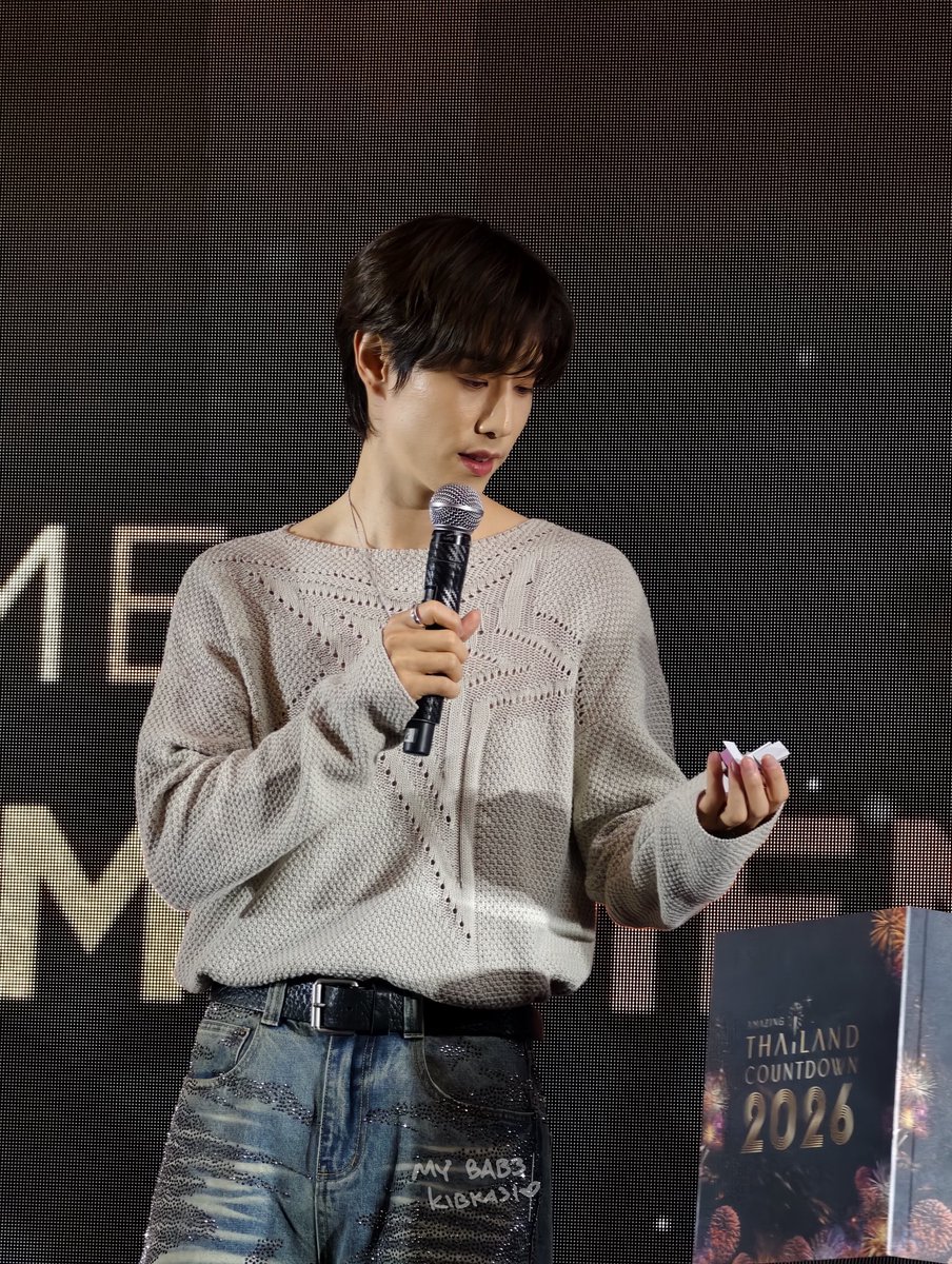 Kibka3's tweet photo. เลือก ลัคกี้แฟนขึ้นไปเล่นเกมส์ 💗☺️

MARK TUAN FAN MEETING ICONSIAM 
#MarkTuanxICONSIAM https://t.co/1Qn2IL12C5