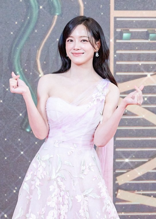 2025 MBC 연기대상 레드카펫 김세정 프레스 사진(X 게시물 이미지)