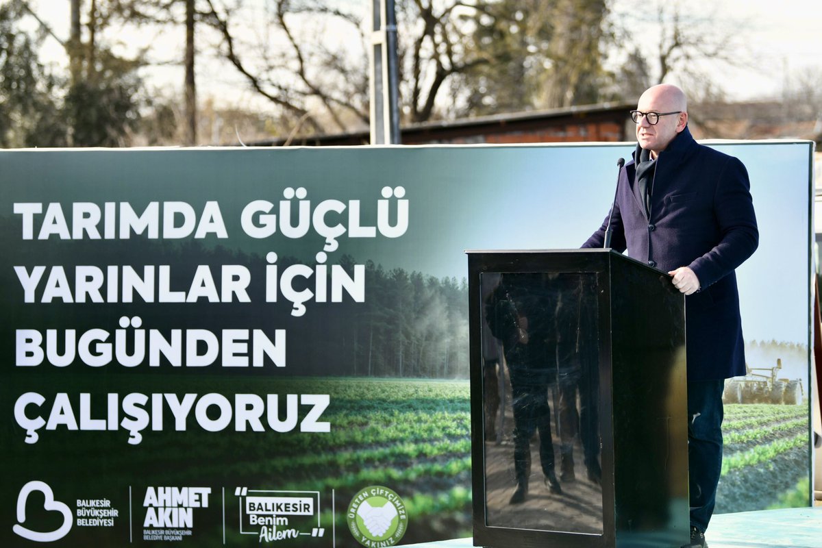 eczserkansari's tweet photo. 📌 Bugün memleketimde, #Manyas / #Çakırca Mahallemizde üreticimizle bir araya geldik.
Toprağına emek veren çiftçimizin yanında olmak, bereketi birlikte büyütmek bizim için sadece bir görev değil, bir vefa meselesi.
Badem fidanı dağıtım programımızla hem üretimi destekledik hem de yarınlara umut ektik.
Bu toprakların alın terini, emeğini ve bereketini büyütmeye kararlıyız.
Emeği geçen başta Balıkesir Büyükşehir Başkanımız Ahmet Akın’a, Manyas Belediye Başkanımız Ahmet Duru ve Çakırca Muhtarımız Halim Dural’a katkı sunan herkese teşekkür ediyorum.
Memleketimde üreticimizin yüzü güldükçe, biz de doğru yolda olduğumuzu biliyoruz.
