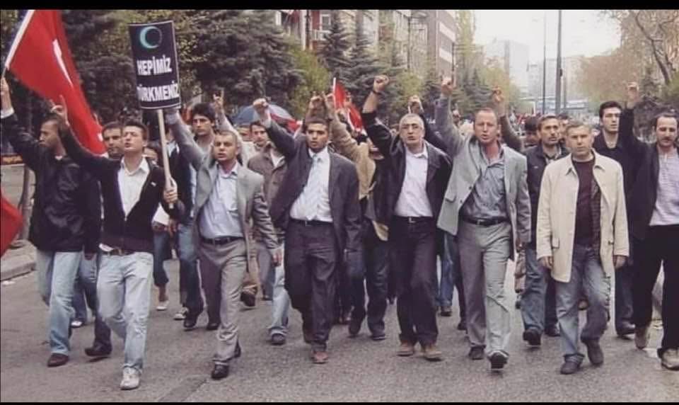 Ağrılarımdan sancılan
Coğrafyama tanış
Hiç kimseyi
Herkes kıl
Ki hikayemiz öyküde
-akrabadır-
Zalimden miras
Zulümde
Vur neşteri yarama
İniltim bağırtı olsun
Zinhar tövbe tutmasın
-Yaşadıklarım-
Sızım surette hicap
Cümle ayıpta
Sen olsun
-Kanasın-