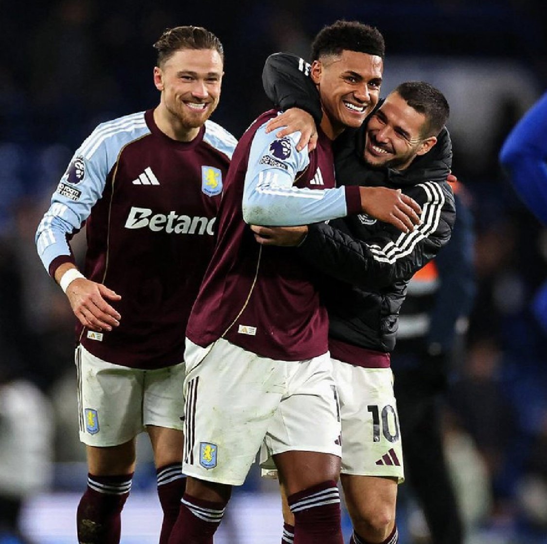 Lee J 🦁 tweet media