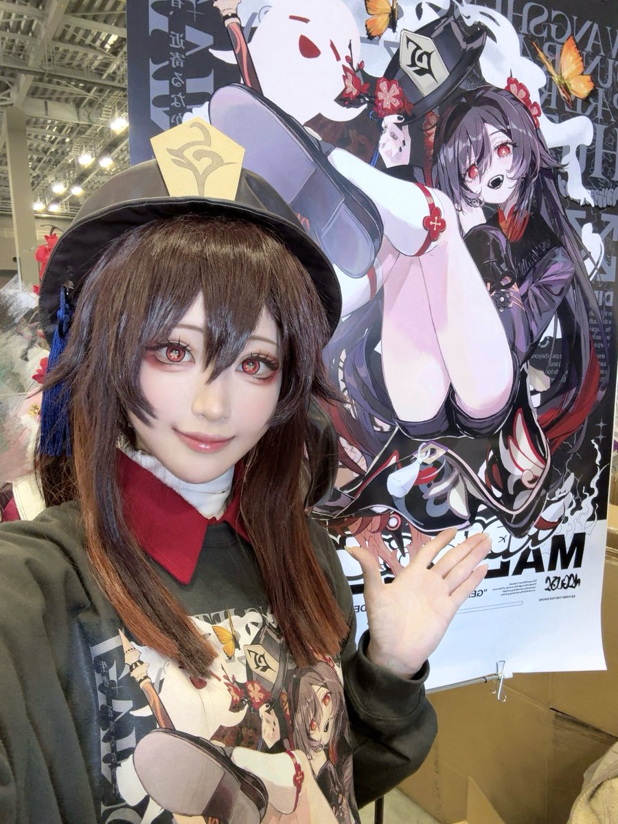 _gugatakusan's tweet image. 寝癖さんのサークルにて
胡桃でお手伝いしてました~！🖤👻
 #C107_cos   #C107コスプレ