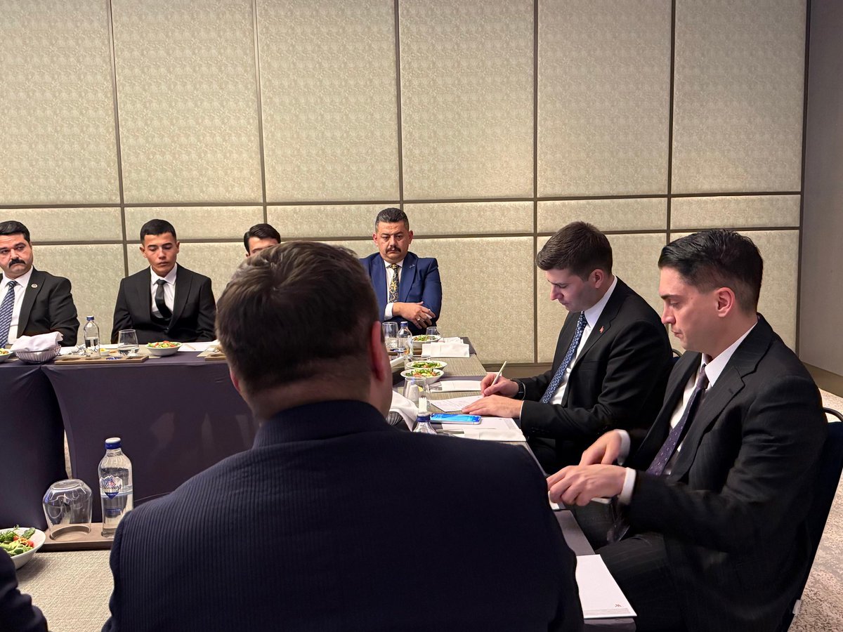 Ege Bölgesi’ndeki Ülkü Ocakları İl Başkanlarımızla İzmir’de bir araya gelerek, çalışmalarımız ve önümüzdeki dönemde yürüteceğimiz faaliyetler hakkında kapsamlı istişarelerde bulunduk.