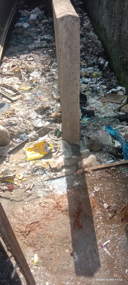 AdvocateNevil's tweet photo. Housegalli  between  Hongkongwala and Arihant bldg opp Gora Gandhi bldg  Khetwadi backroad road is over flowing even after complaining about it we get reply wait for 2-3days but no solution so  are we preparing for maleria, dengue or any other i @mybmcWardD @mybmc @MPLodha https://t.co/6hHPbo9Ajo