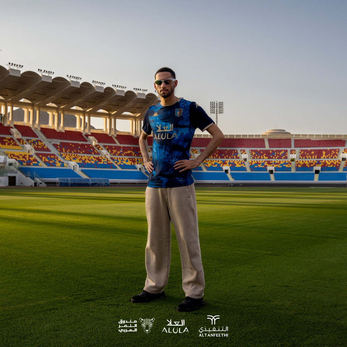 kooora's tweet photo. القميص الرسمي الجديد لنادي العلا السعودي لموسم 2025 🏟️
بتصميم يجمع بين الحداثة والتراث، وبين الفخر والطموح 💫
اكتشف القميص الجديد الآن.. رابط المتجر في أول تعليق:👇
#نادي_العلا_الرياضي
#AlUlaSC https://t.co/1TE6b9XdQK