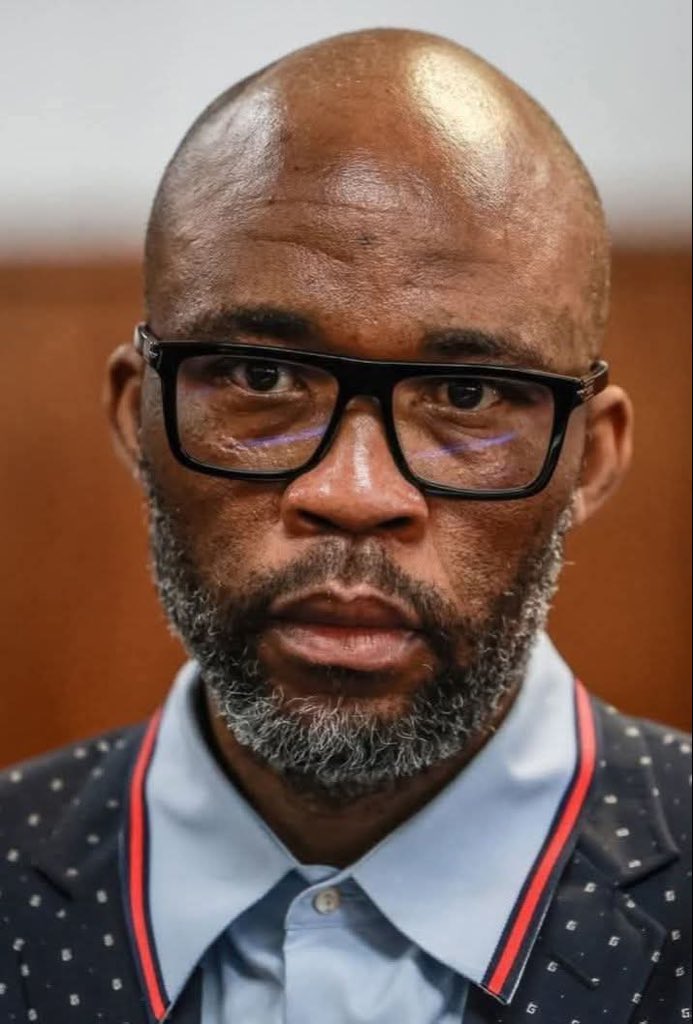 officialtwinny's tweet image. Cat Matlala being sent to Super C-Max oh he’s going to lose his mind 🤞🏾

23 hours locked in a cell and one hour to stretch your legs 😂😂😂

Ananias Mathe tried to escape but failed it’s the worst prison on earth