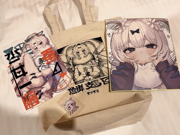 まだ完全には届いてなかったけどいい感じ! トートバッグおしゃれでめちゃ可愛いです!!