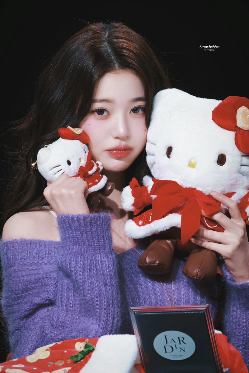 251227

🎀🤍💕

#아이브 #IVE #장원영 #JANGWONYOUNG #원영 #WONYOUNG #ウォニョン <a href="/IVE_twt/">IVE</a>