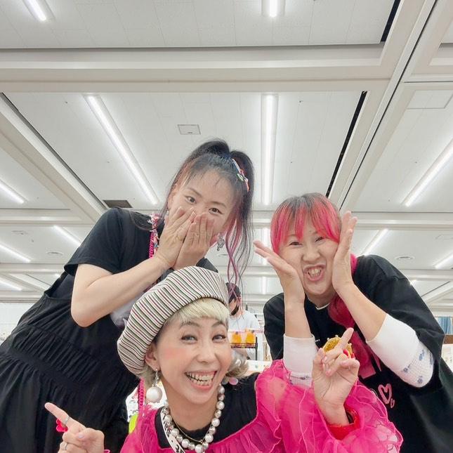 muu_life's tweet photo. 💐💐💐💐💐💐💐💐💐

2025年もめっちゃ楽しい1年間でした💗
お逢い出来た全ての皆様に

ありがとうございました💗

#ソウタシエ
#心臓アクセサリー 
#soutache 
#soutachejewelry
                 https://t.co/mnPBtZ48jP https://t.co/n6s4Rdj0L1