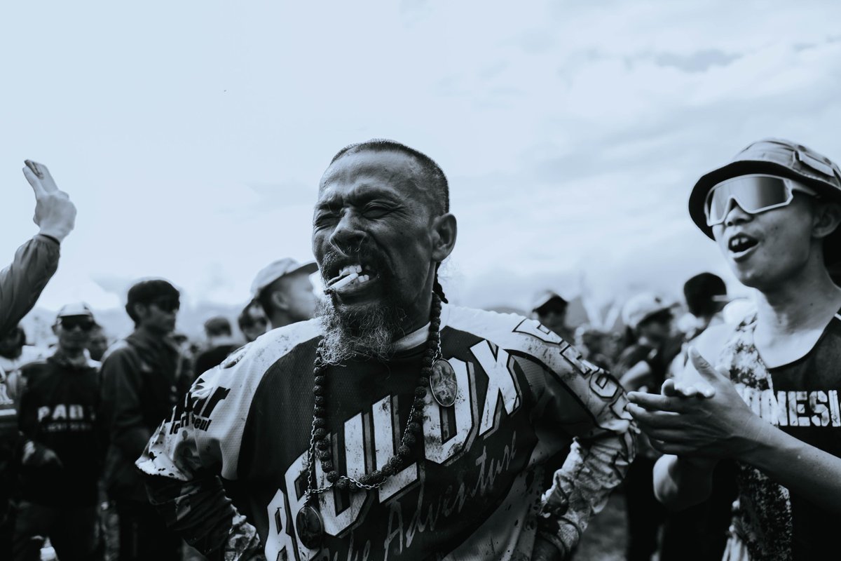 folderpong's tweet image. bw 👌