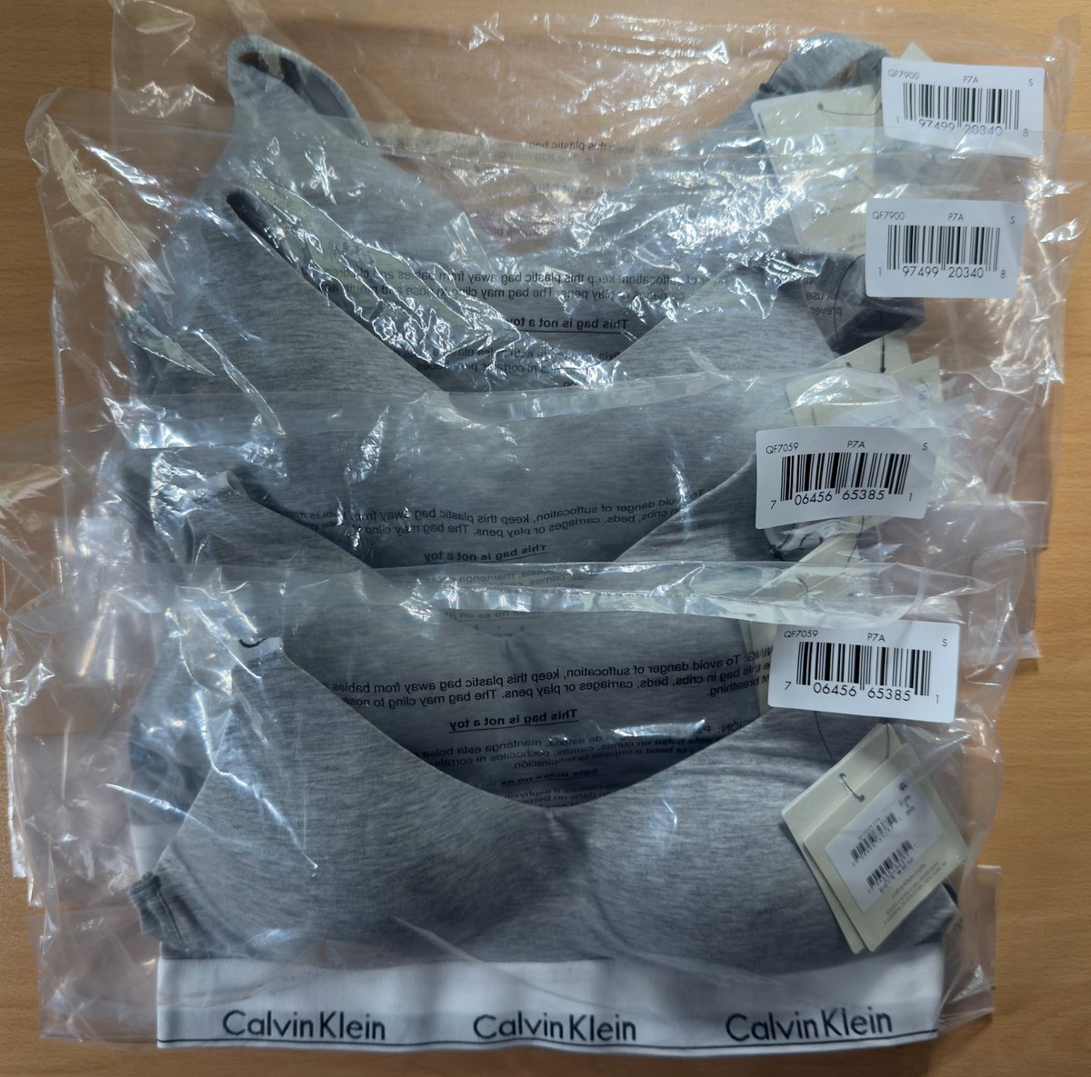 새 캘빈의 주인을 찾는중
#펨섭 #멜섭 #체벌 #암캐 #암컷 #스팽 #기합 #훈육 #디엣 #복종 #팬티 #속옷 #브라 #캘빈 #노예 #펨키 #군플 #군섭 #여군 #마조 #FS #DS #여군플 #여군섭 #스팽키 #얼차려 #간호사 #육노예 #남존여비 #생활관리 #슬레이브 #ddlife