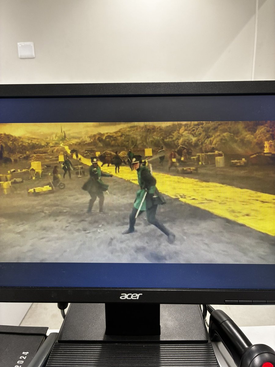 onesamfav's tweet image. Vocês aí querendo me apressar e eu aqui dando o play no filme antes de trabalhar 🥱