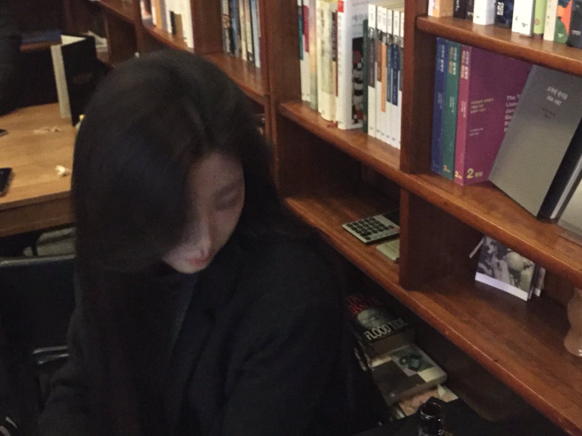 s14updates's tweet photo. sohyun cosmo room update

#박소현 #tripleS #트리플에스 https://t.co/g0ZCxVIZ9m