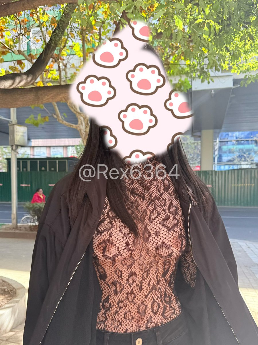 Rex6364's tweet image. 外套要不要脱？投个票～