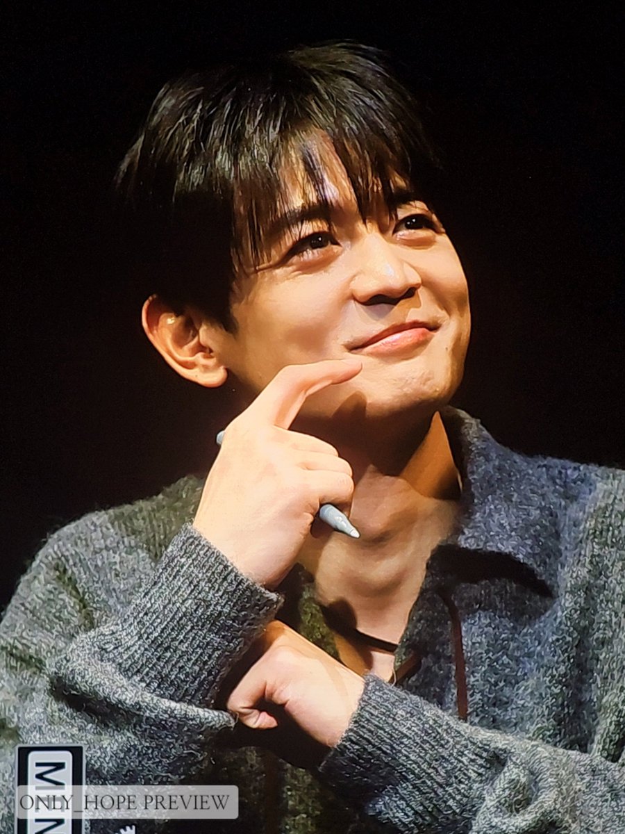 251230 샤이니 민호 'TEMPO' 에버라인 팬싸💎

 휀걸 쳐다보는 눈빛이 너무 예뽀니야🥹

#샤이니 #SHINee #민호 #MINHO #ミンホ