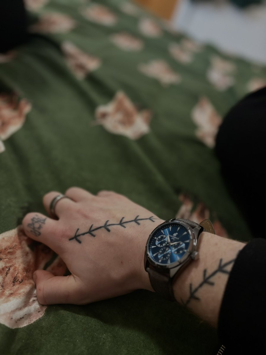 emorat03's tweet photo. New watch 🐦‍⬛ #onlyfans #alternativemale #nsfw https://t.co/sUSL8XsBZV