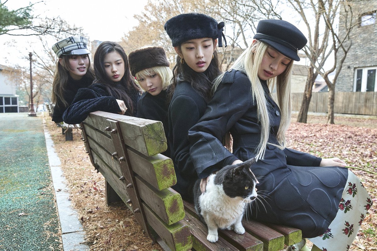 y2kiiidz's tweet image. #kiiikiii emo witch are in town