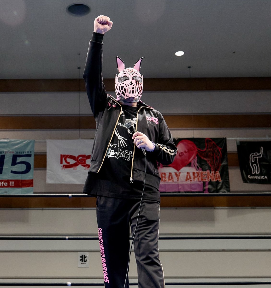 本日で、2025年のBAR045の営業を終了しました。
一年間ありがとうございました。

来年2026年2月11日にはBAR045も9周年を迎えますが、6月までにお店を閉店するかを決める年になるかと思います。
閉店のお話をした際に、選手の方々からも色々なイベント等のご提案をいただいて大変感謝しております。