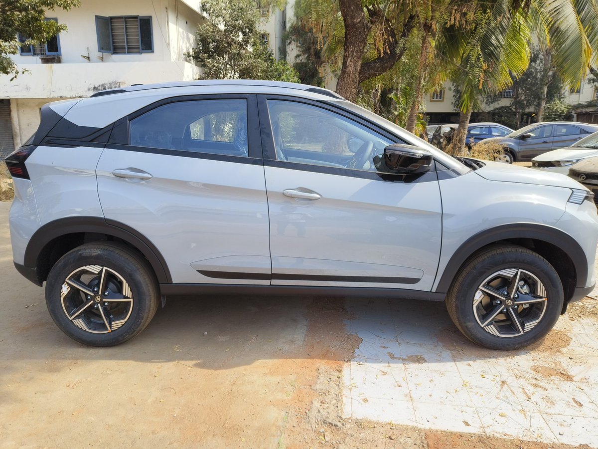 Radha krishna tweet media