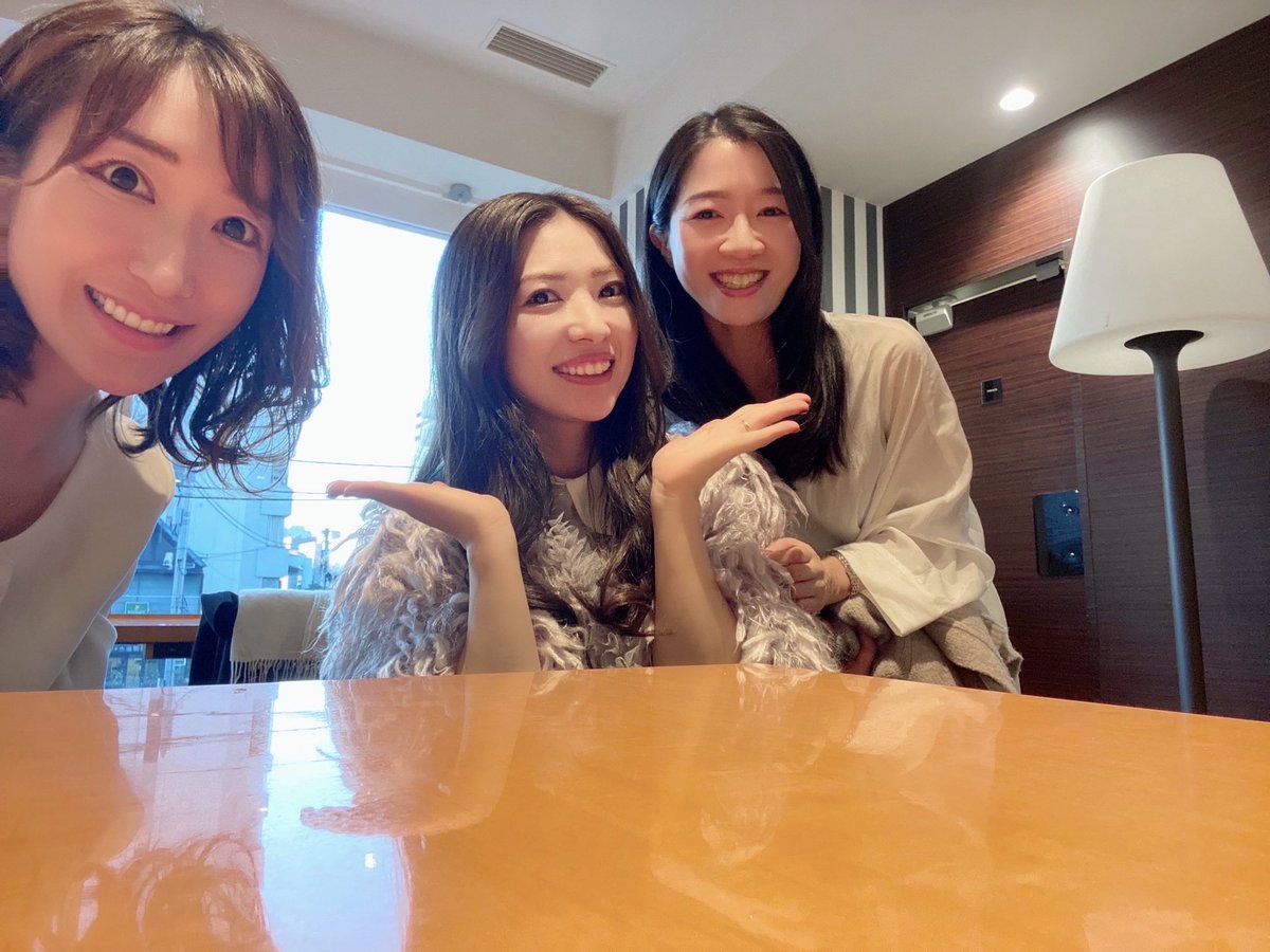 2025年演奏仕事、弾き納めでした🎻

可愛い後輩ちゃんたちと
久しぶりにご一緒出来て嬉しかったです♡

みんな素敵なレディになっていましたが
話せば当時に戻れるのが嬉しい✨
お疲れ様でした☕️