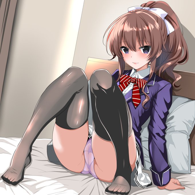 pixivとファンティア更新しました🚽

ベッドの上でおもらししちゃった( *'艸`)💕
結構我慢してたのかな💕 